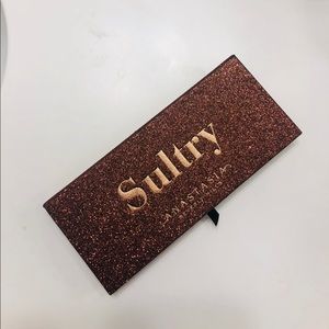 Authentic ABH Sultry palette